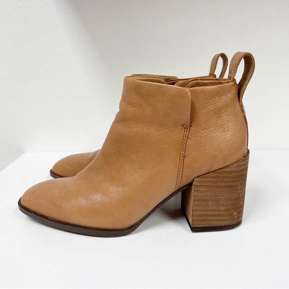 Vionic Shoes - Vionic Lyssa Ankle Boot in Toffee Bootie 6.5